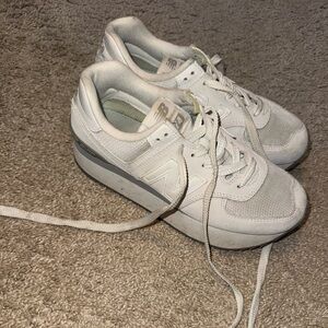 Size 8 new balance shoes